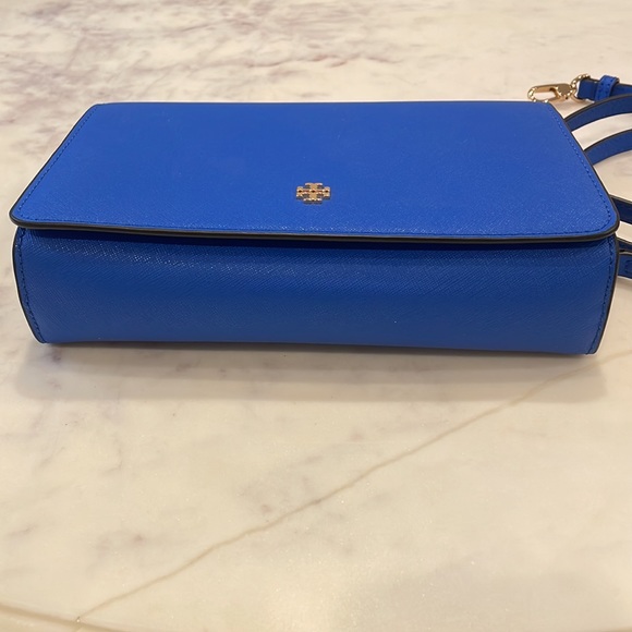 NEW without tags Tory Burch Emerson Crossbody Blue Purse with removable strap - Picture 5 of 12